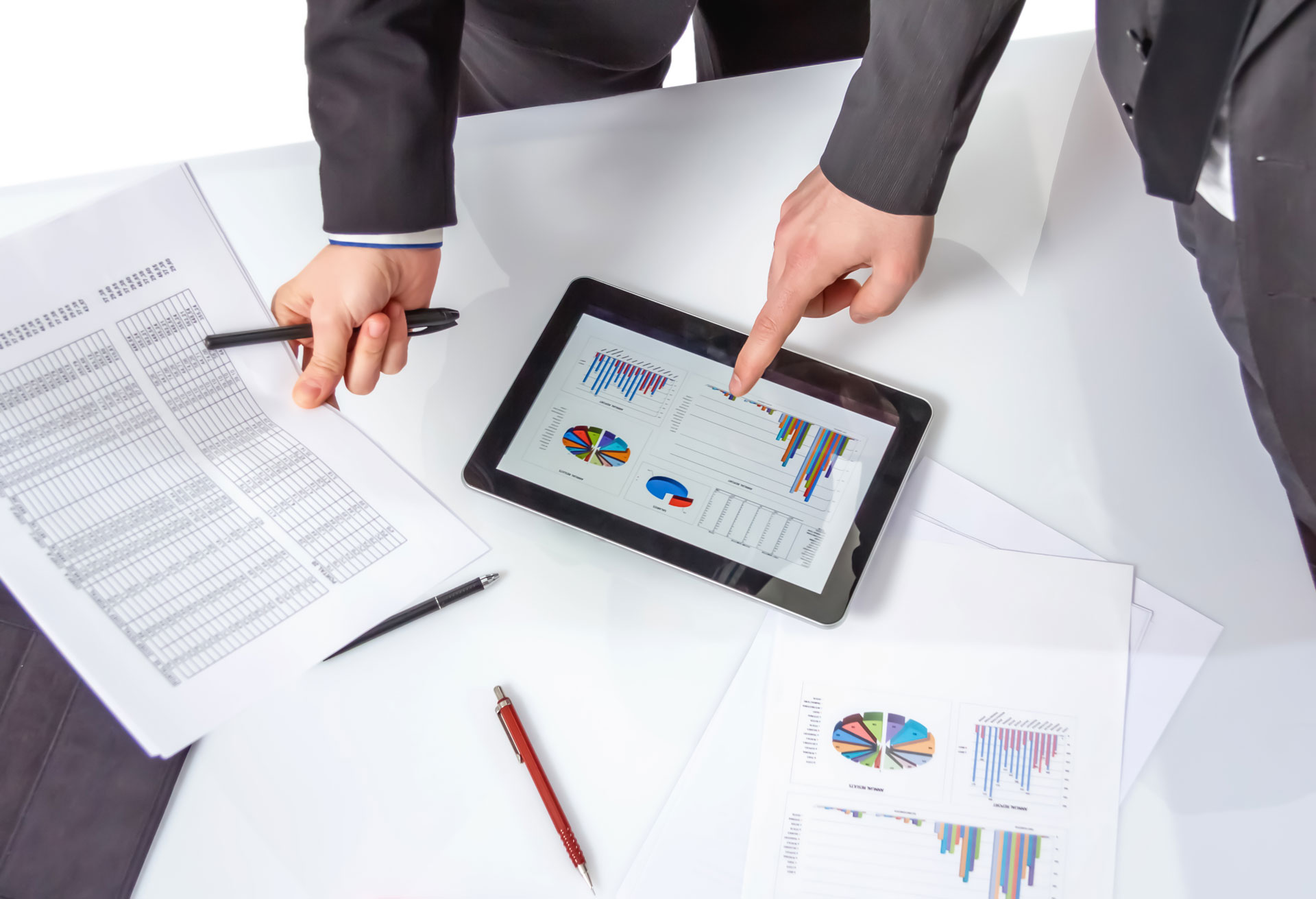 Blog 2 business people analyzing documents in a meeting 2021 09 03 21 53 47 utc